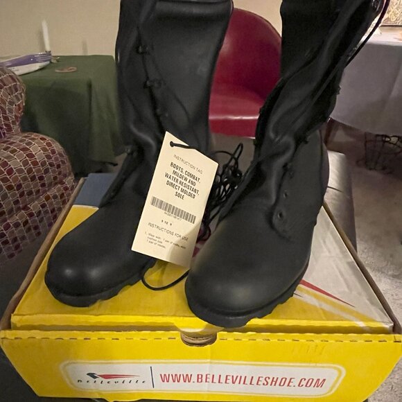 Belleville Men's Combat Boots, New in Box, 10" high, Size 9.5 R - Picture 2 of 6